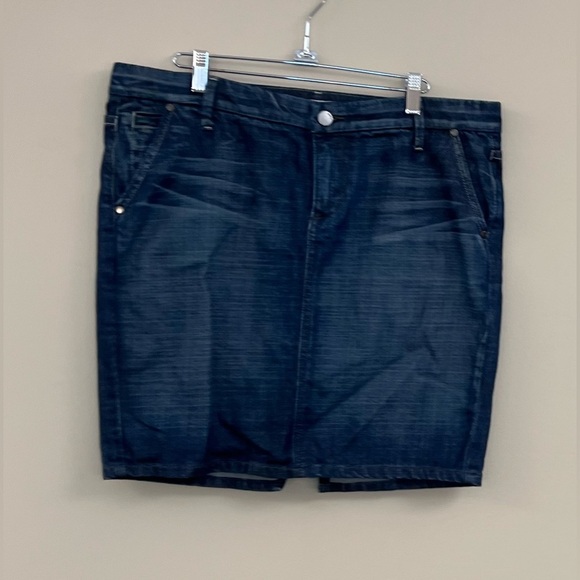 Joe’s Jeans Denim Skirt with Pockets - Picture 2 of 8
